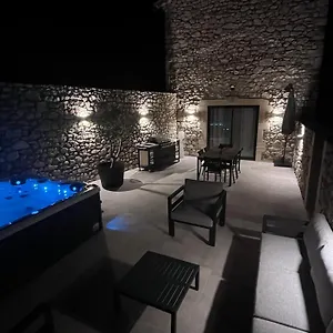  Hébergement de vacances Le Domaine Du Grand Cru France
